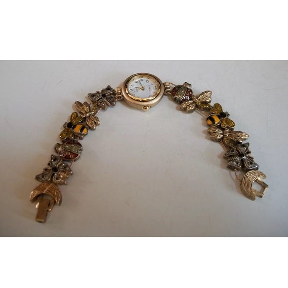 Women's Number Dial Ladybug, Butterfly, Bee Gold Finish Fashion Party Watch - Picture 3 of 5